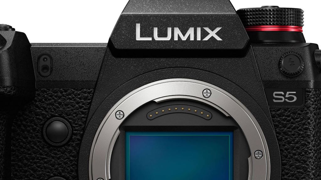 New Hybrid camera introduced by Panasonic – Lumix DC-S5 best for both of the worlds still/video